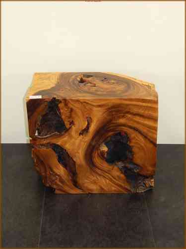 Akazien Holz Skulptur / Nachttisch