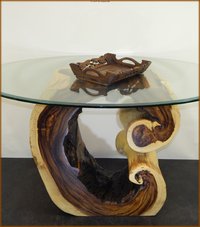 Akazien Holz Tische und Skulpturen